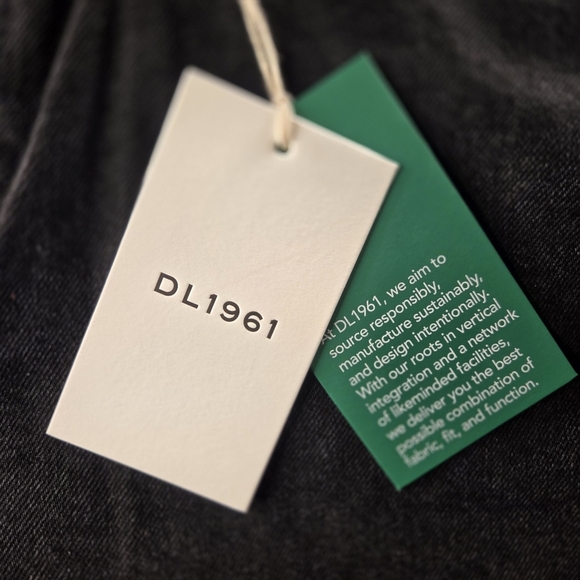 NWT DL1961 Hepburn Wide Leg High Rise Ankle Jeans | Sustainable Luxury Denim - Picture 9 of 9